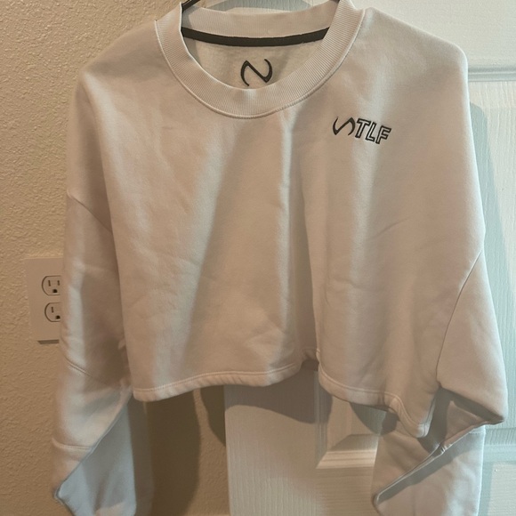 tlf Tops - TLF White Cropped Sweatshirt